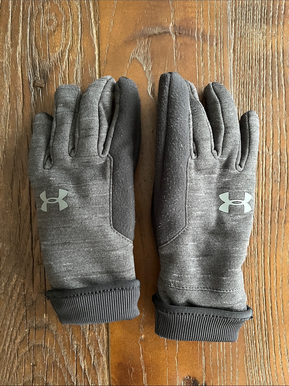 Under Armour Charcoal Gray Heather Performance Gloves - size Youth LG